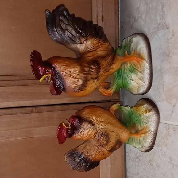 Set of ceramic chickens sticker still on it says New Orleans Japan - Picture 1 of 9